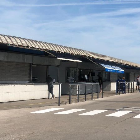 Jeter L'Ancre - Studio Calais Eksteriør billede